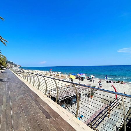 Gioiello Marino - Mare, 2 Minuti A Piedi Apartamento Pietra Ligure Exterior foto